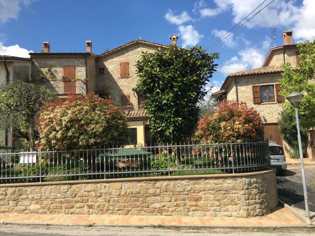 Appartamenti E Camere Il Poggio Di D'Angeli Lidia Auditore エクステリア 写真