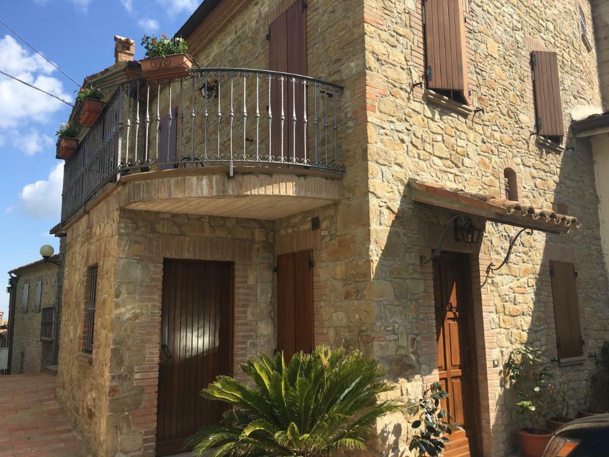 Appartamenti E Camere Il Poggio Di D'Angeli Lidia Auditore エクステリア 写真